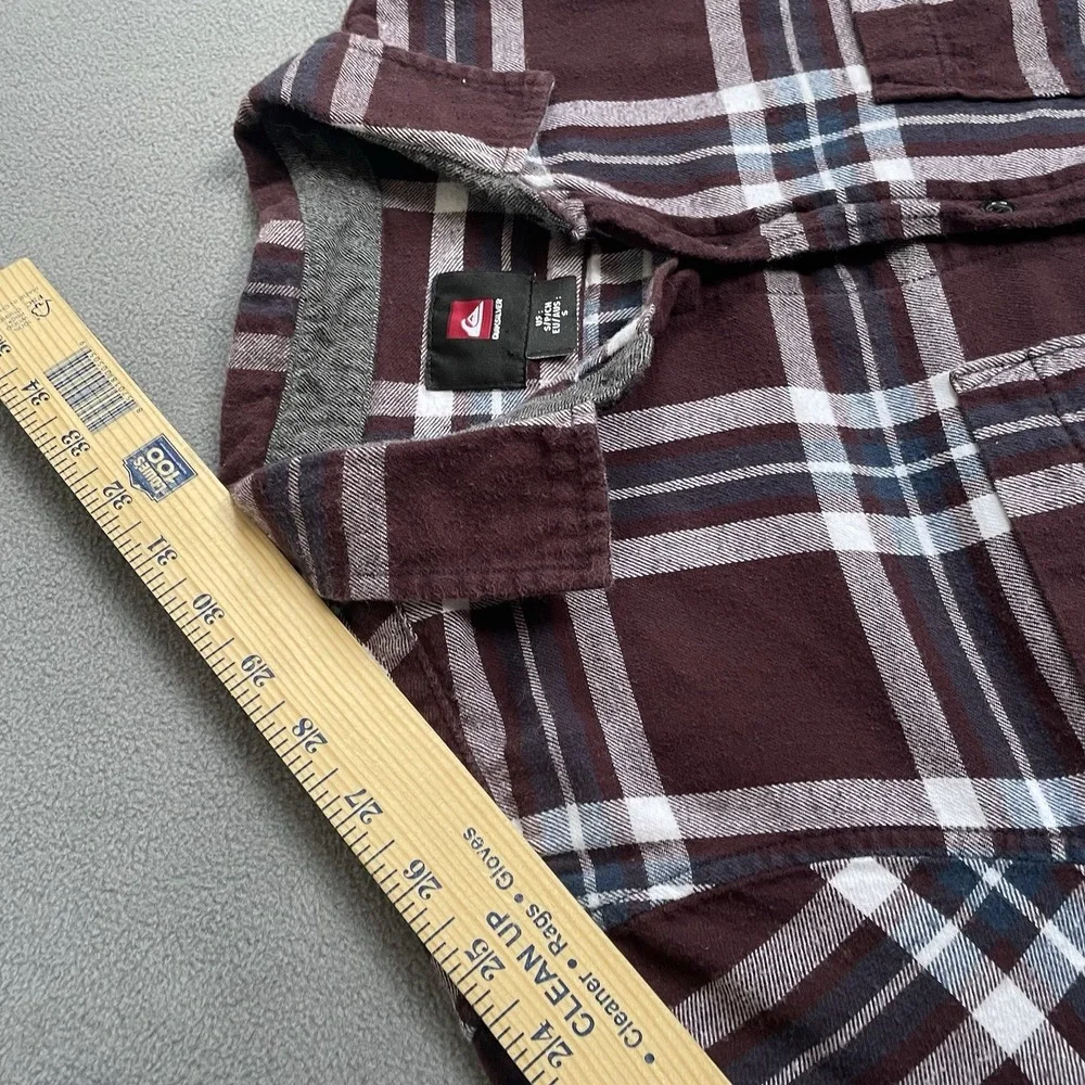 QUICKSILVER Plaid Flannel Button Down Shirt Sz S/Ch/P  Maroon Plaid